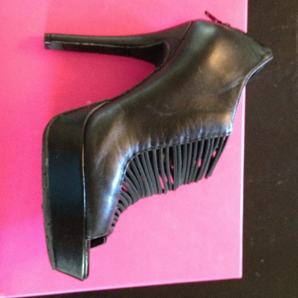 Jessica Simpson Heels - Picture 4 of 6